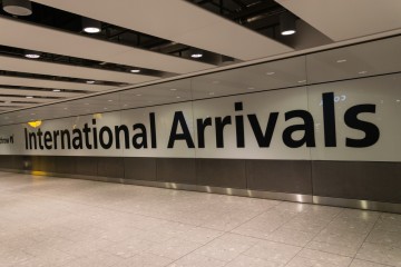 UK net migration rises by 50% to 318,000 people in 2014