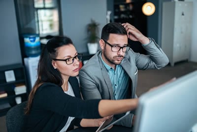 What is an alternative to an IRA for Americans living in the UK?