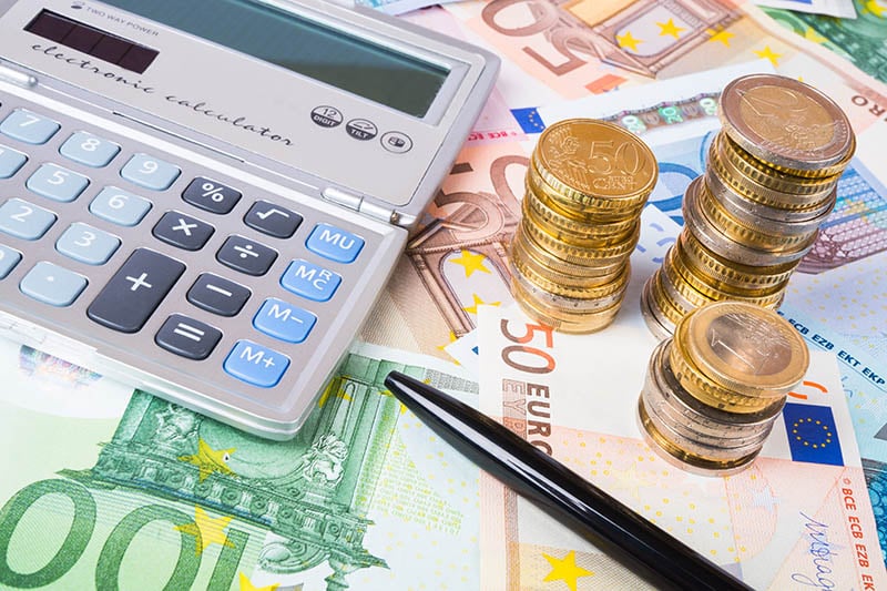 calculator and euros _ 800
