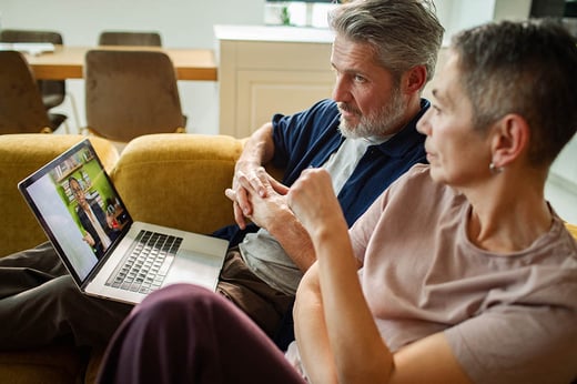 couple in an online meeting